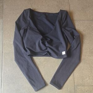 Vuori Charcoal Long Sleeve Crop Top